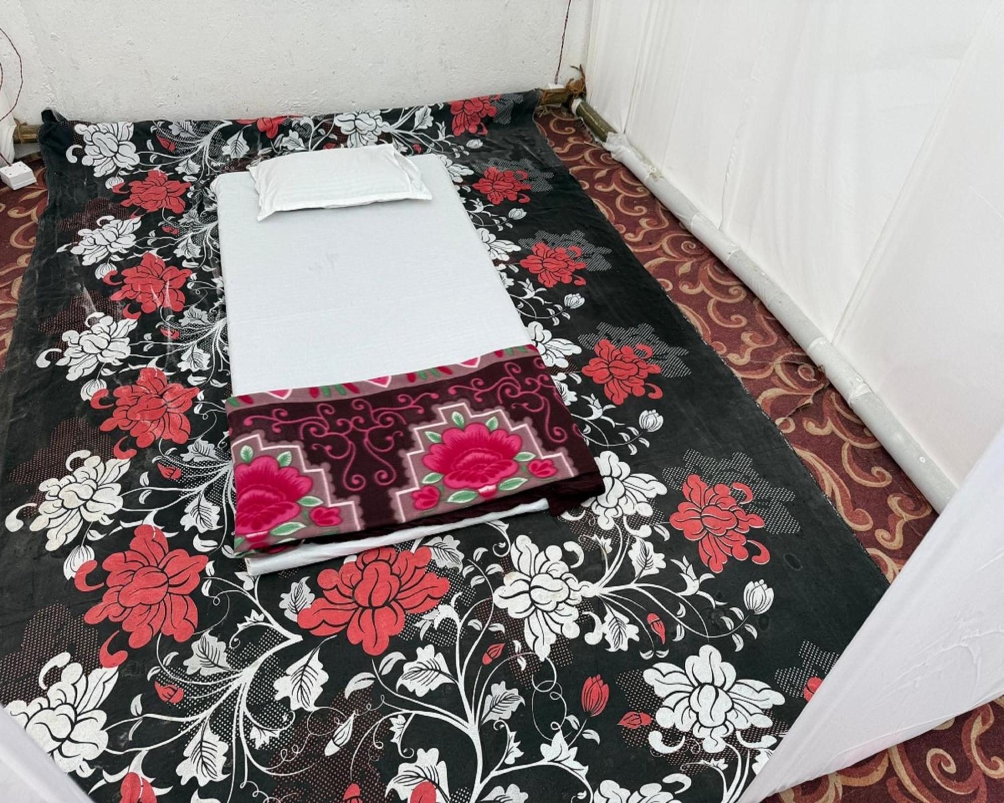 Arail Tent City Kumbh Cottage Mahakumbh -Near Arail Ghat And Naini Station Αλλαχαμπάντ Εξωτερικό φωτογραφία